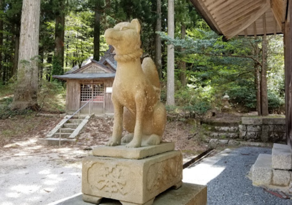 茅部神社の狛犬