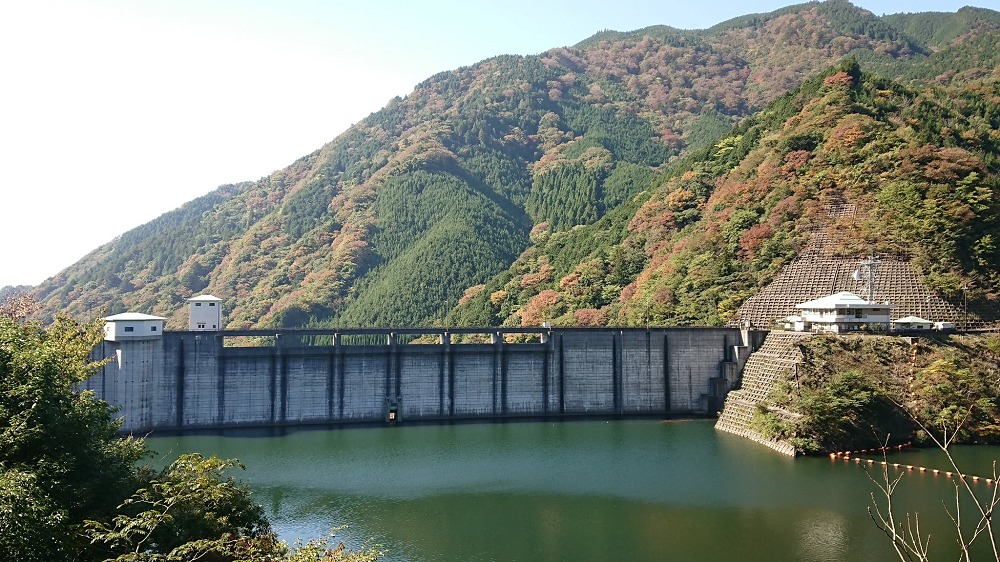 津川ダム湖