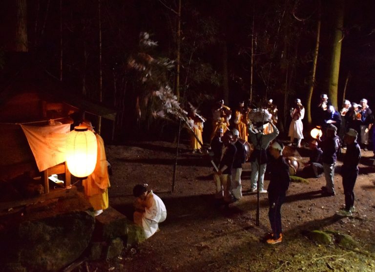 奇祭 護法祭｜ゴーサマに捕まると三年以内に命を落とす？！【岡山県久米郡】 | 岡山スタイル