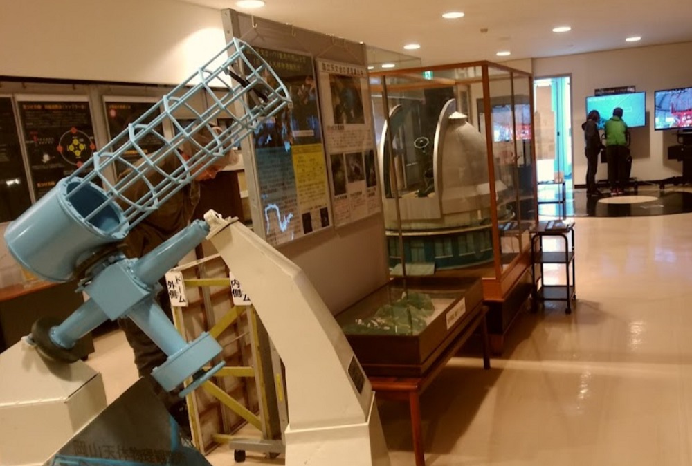 岡山天文博物館1階展示室