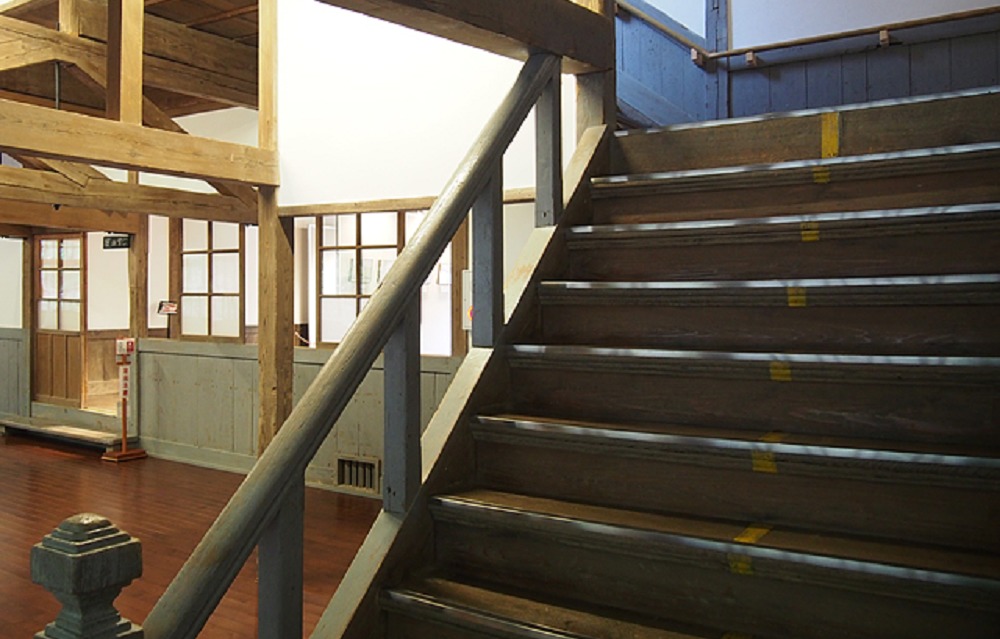 旧吹屋小学校の階段