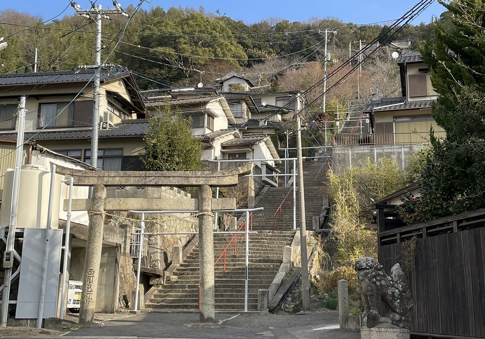 箆取神社の石階段