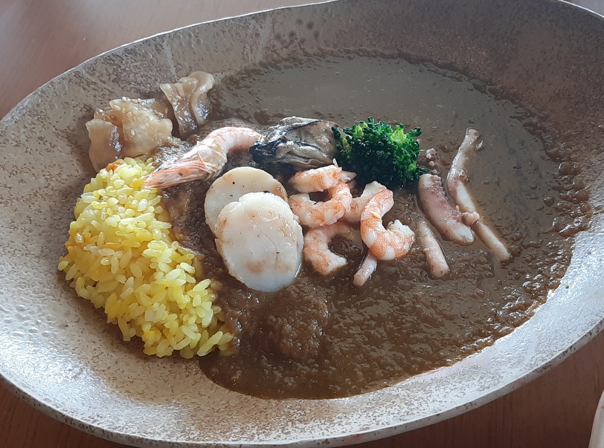 シバベ （Curry＆Cafe Shibabe）魚介カレー
