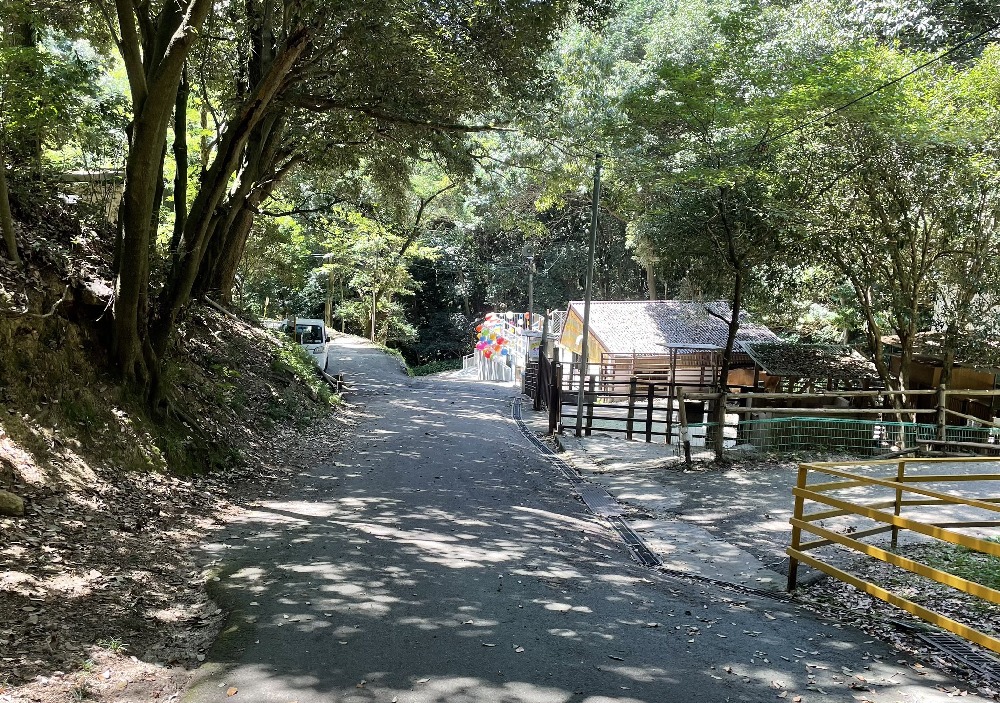 池田動物園の坂道