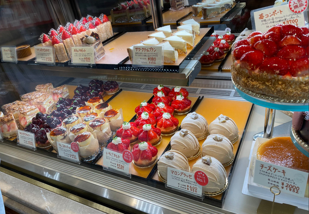 モーツァルト洋菓子店のショートケーキ