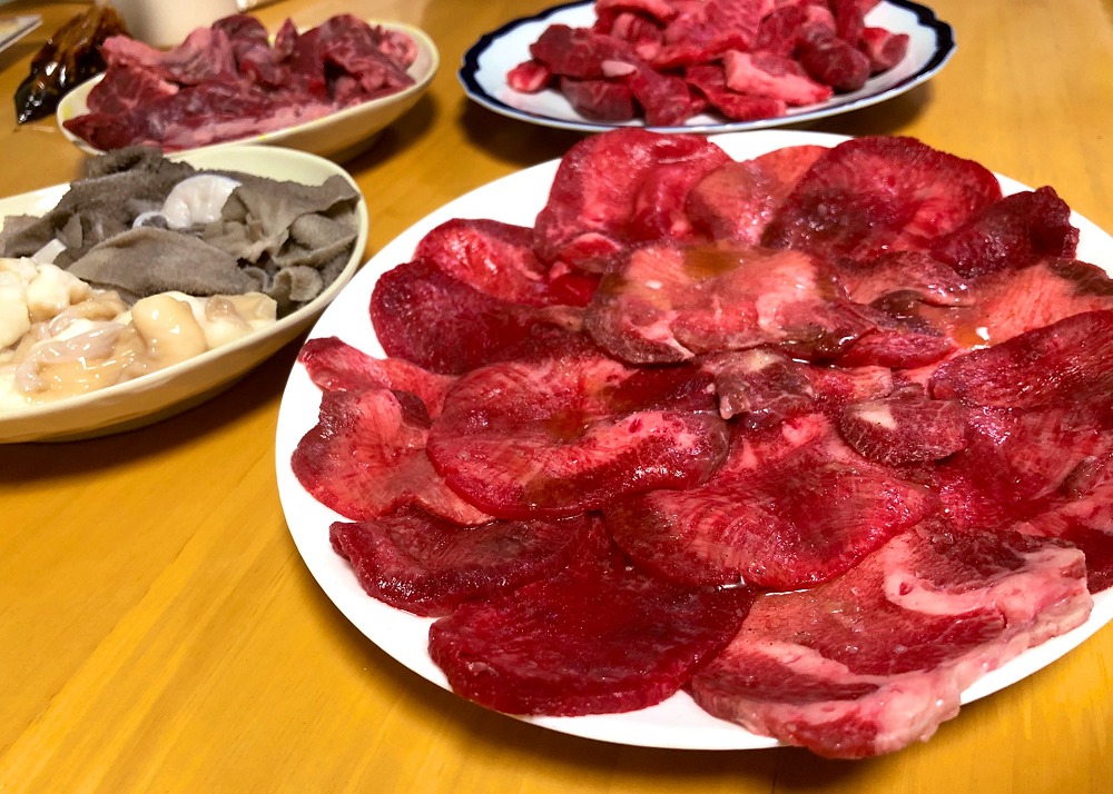 肉のトヤマの大皿