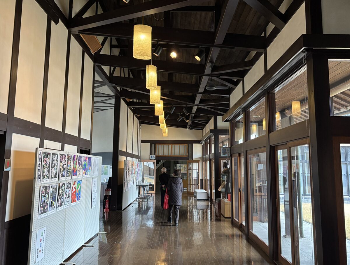 やかげ郷土美術館の内装