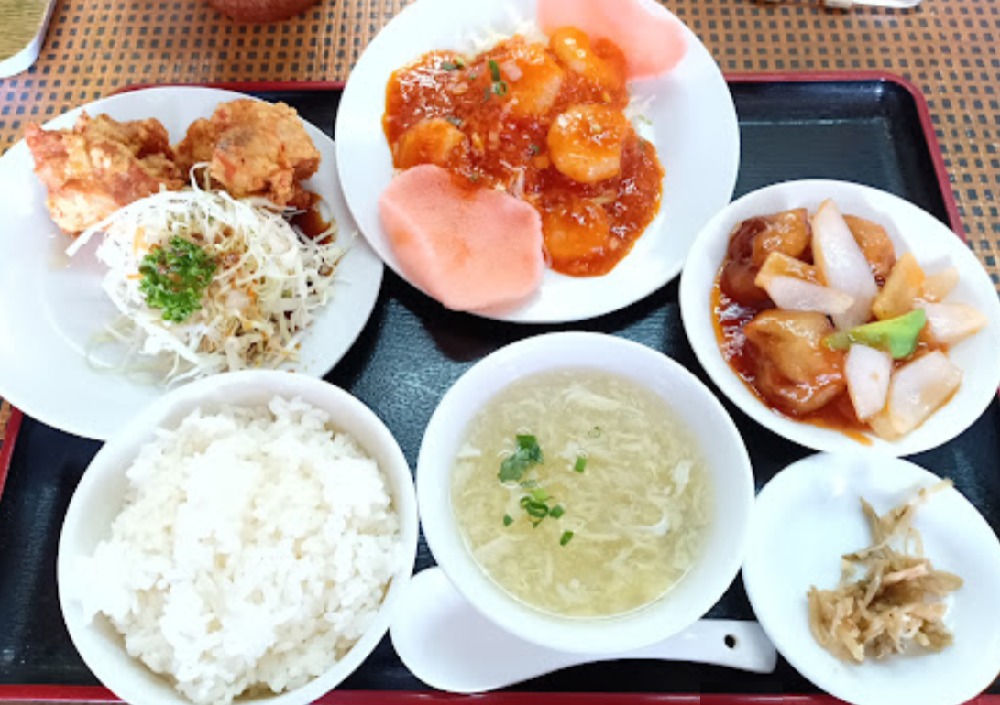 中華料理 忠峰スペシャル定食の写真