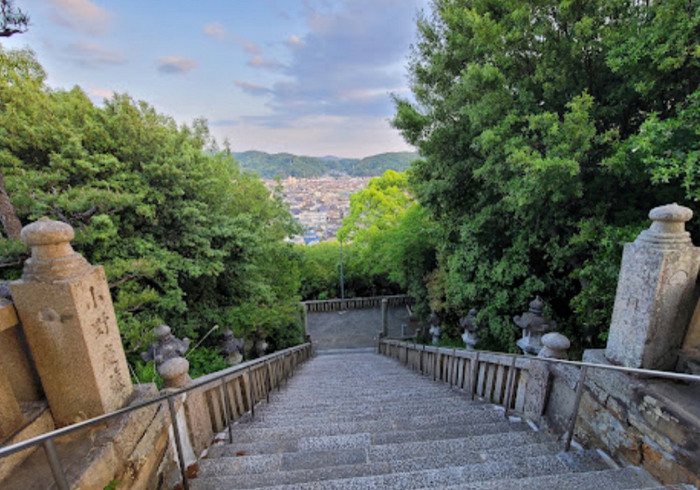 足高神社の景色