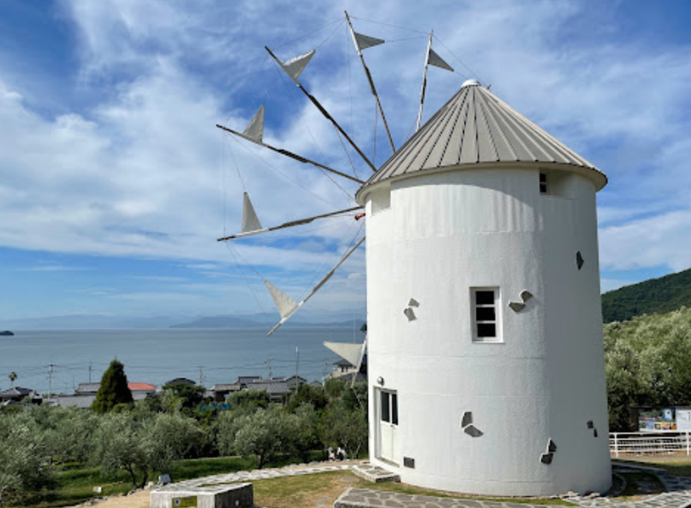 小豆島オリーブ公園のギリシャ風車