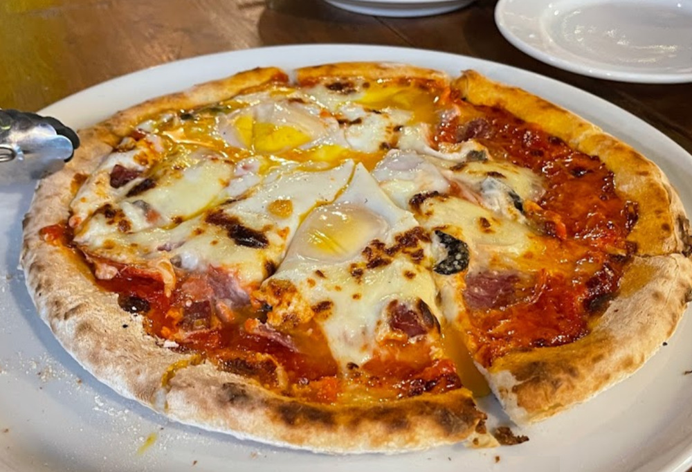 レストラン レマーニのピザ