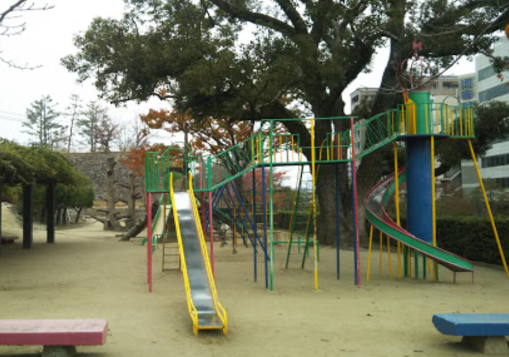 福山城公園の遊具