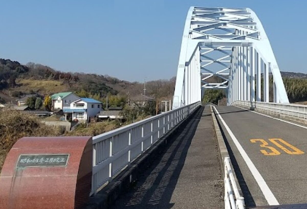 邑久長島大橋/人間回復の橋正面