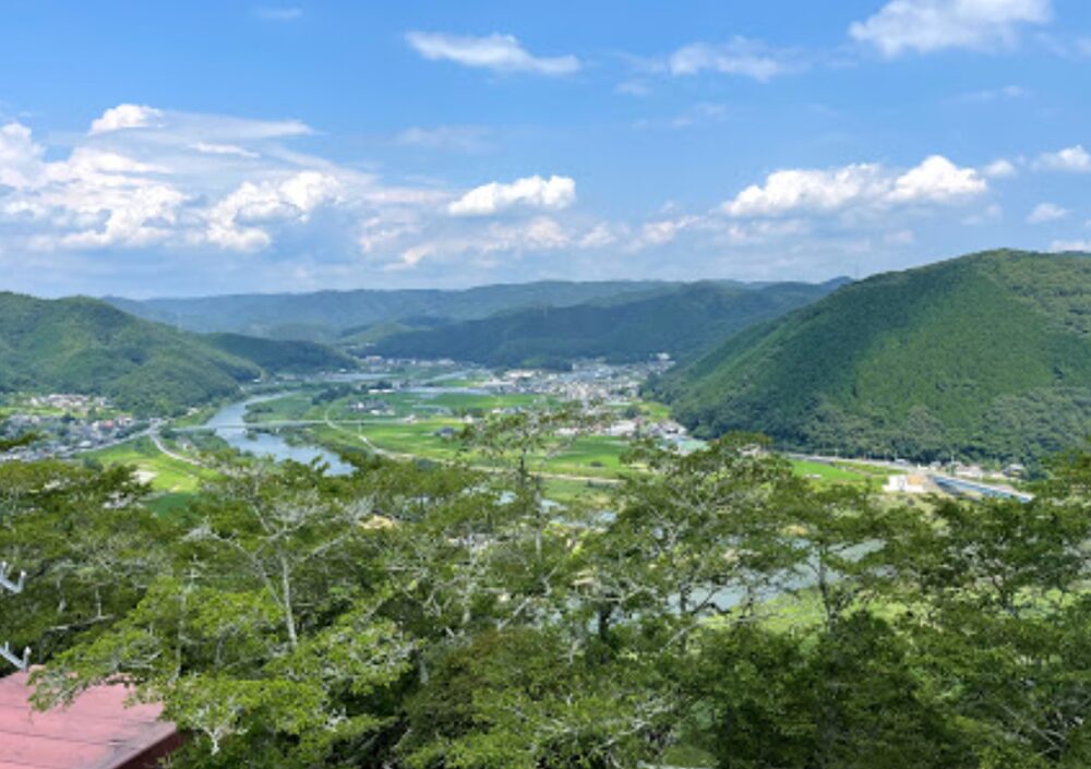 周匝茶臼山城跡の眺め