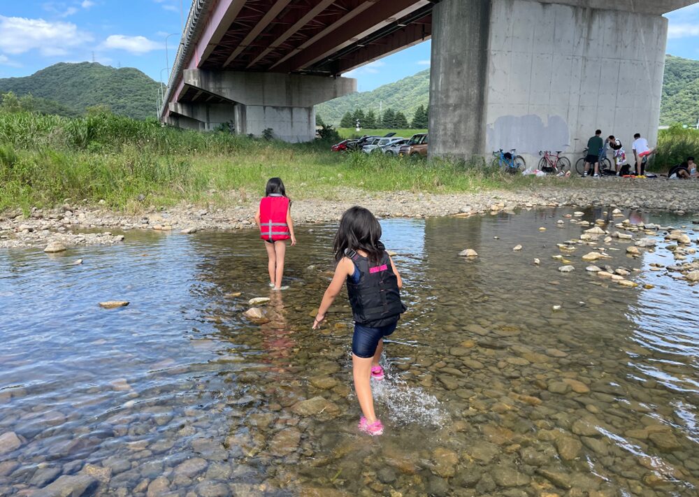 旭川第4緑地の水遊び