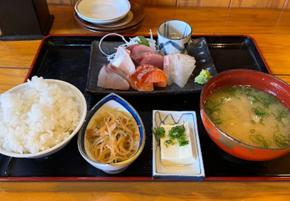 魚のとりやまさん定食