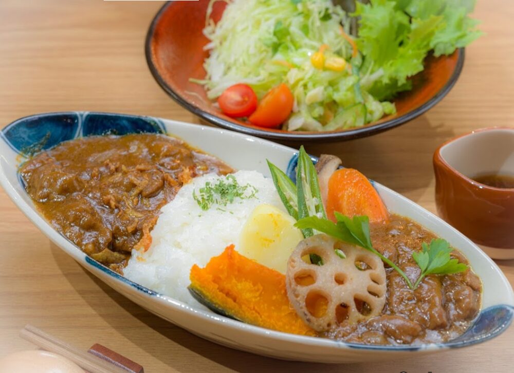 丘の上の蔵カフェカレー