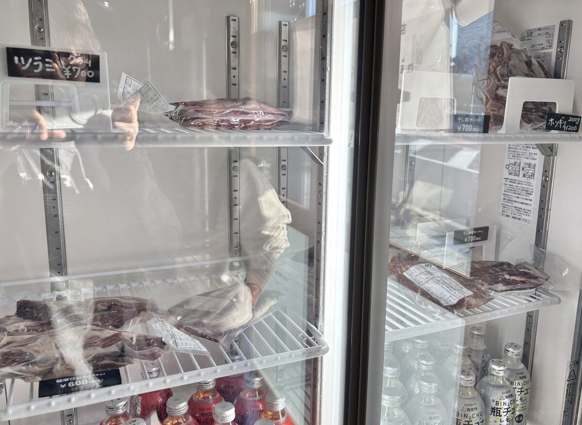 干し肉専門店 ibushigin店内