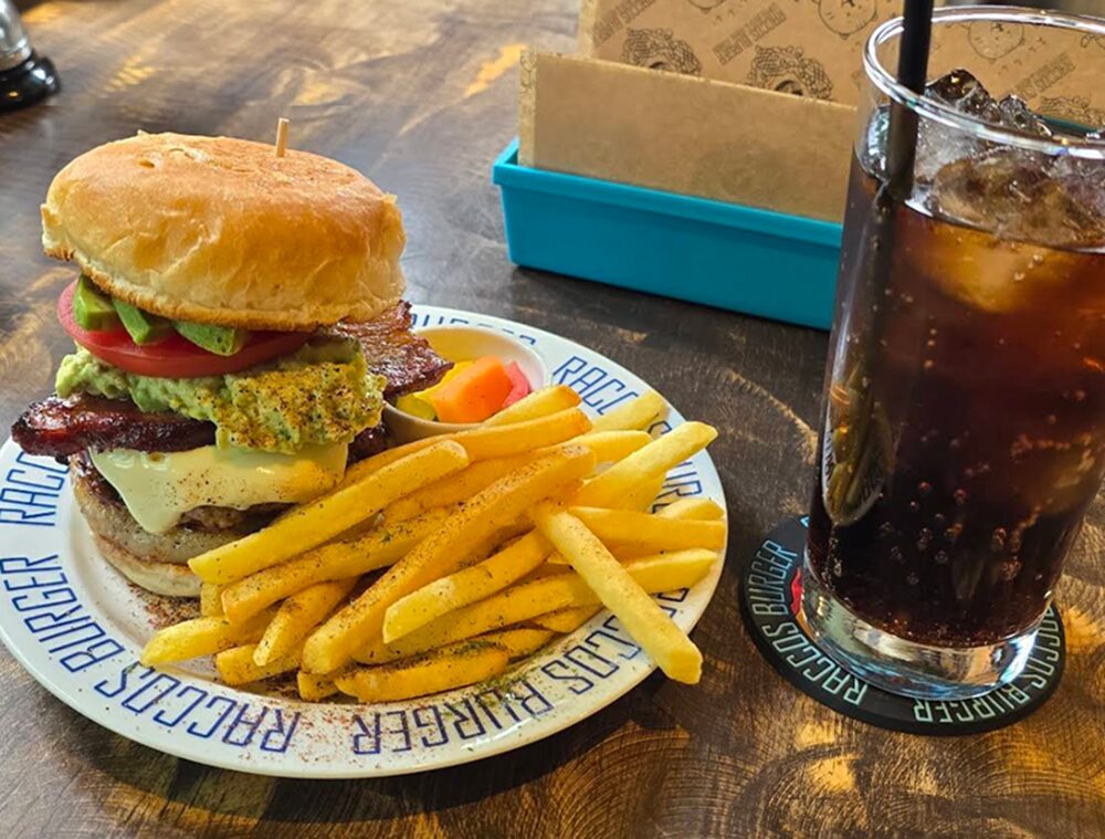 ラコスバーガー（RACCOS BURGER）フード