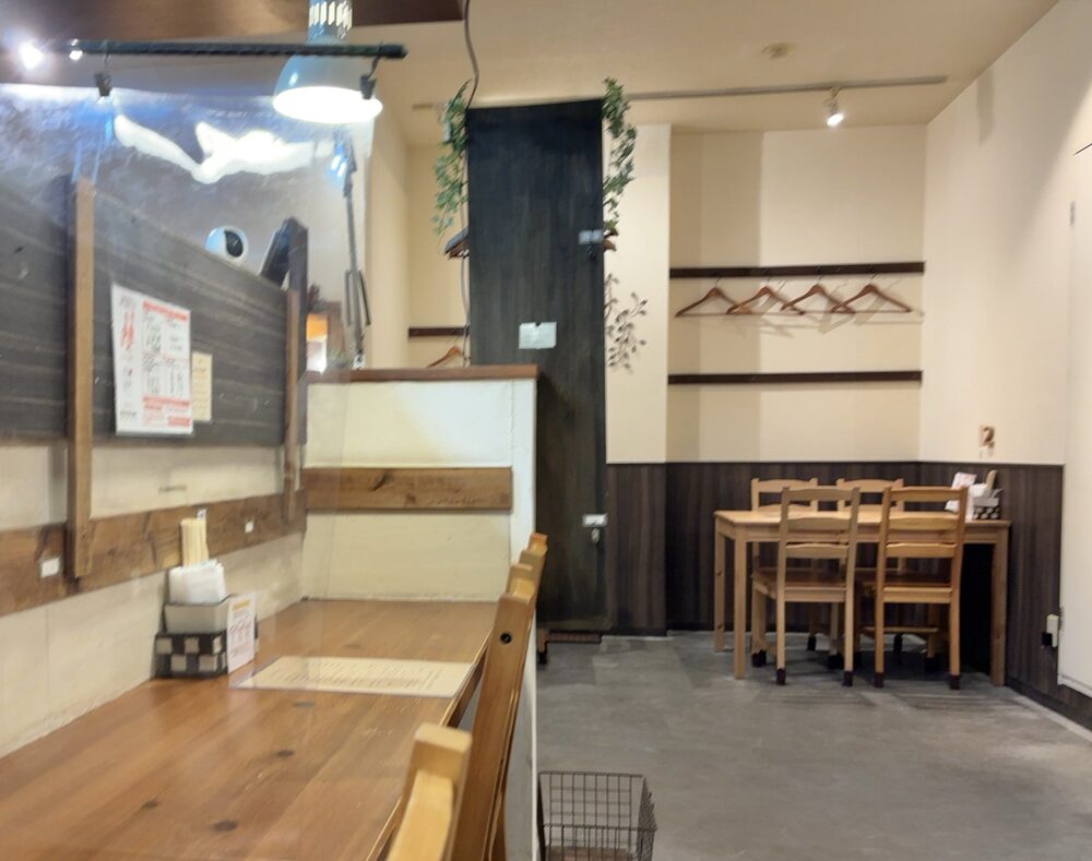irori （イロリ）店内