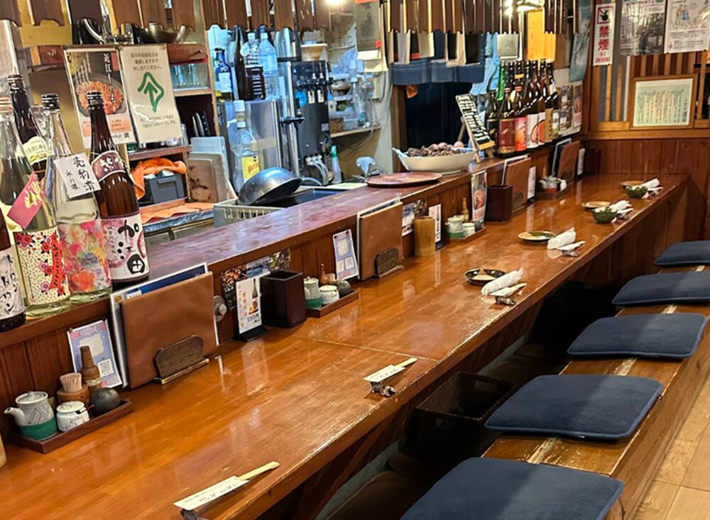 炭焼 鯉乃群店内