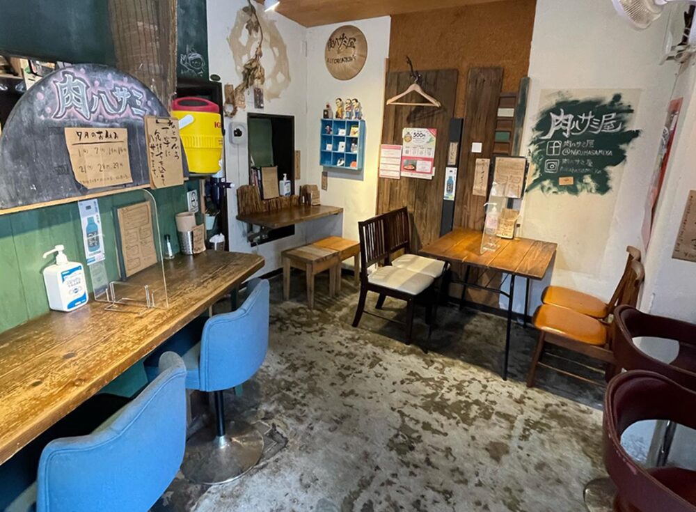 肉ハサミ屋の店内