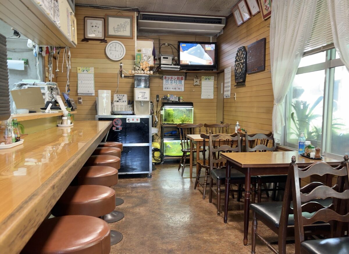 キッチン 稲穂の店内