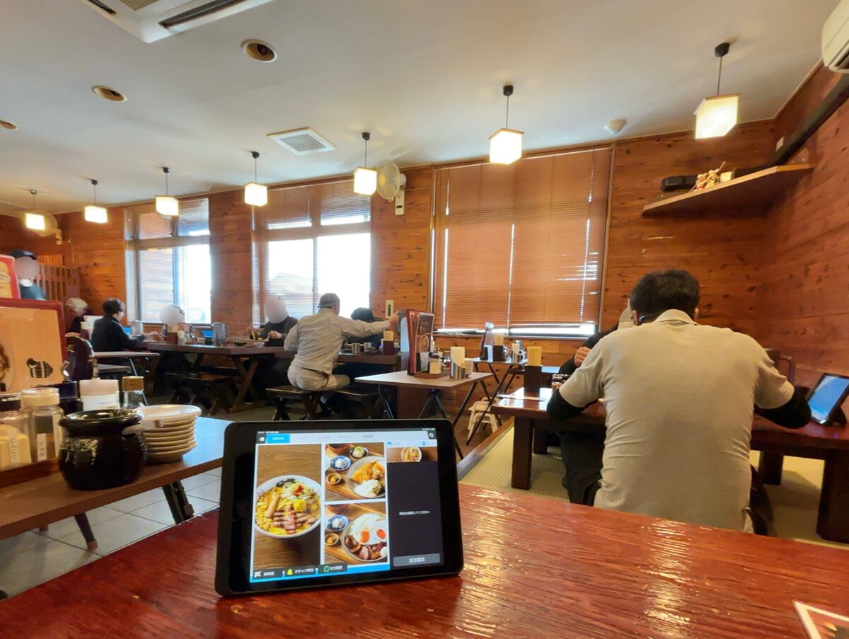 ひなた食堂店内