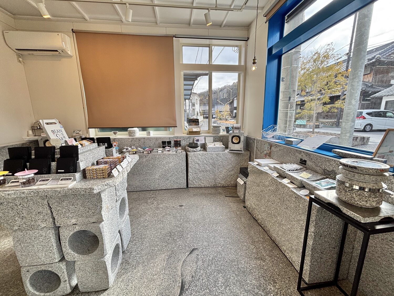 石挽カカオ issai店内